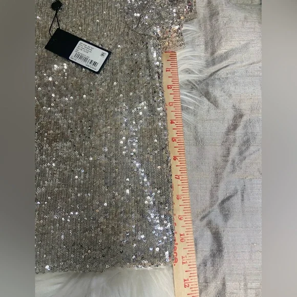 Gianni Bini Silver Sequin Short Sleeve Top - Picture 10 of 11
